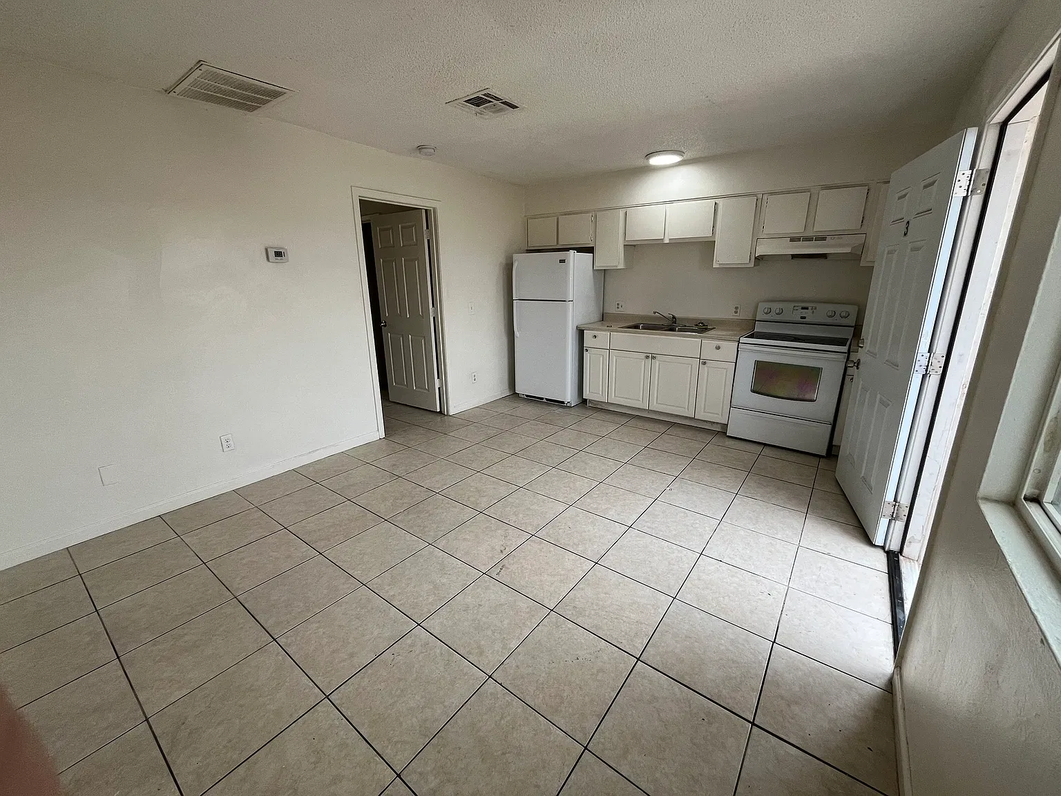 1 bed, 860 sqft, $850 — Photo 3