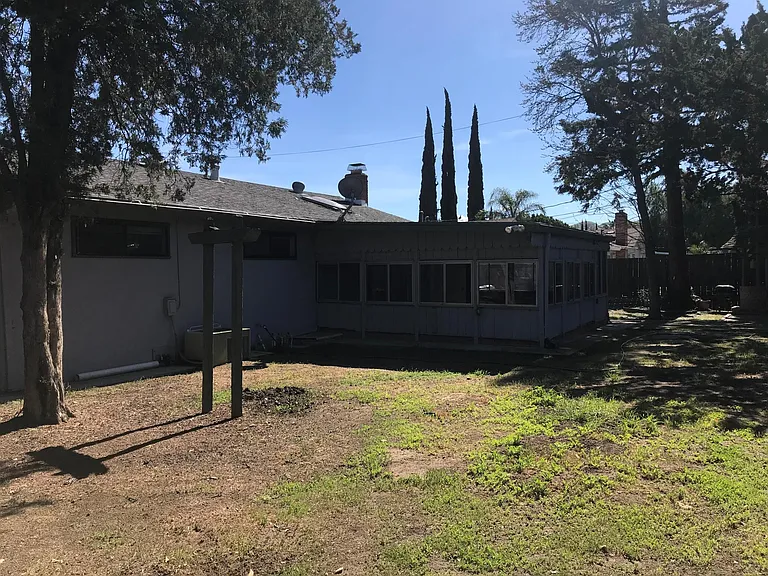 2216 Kendree St — Photo 35
