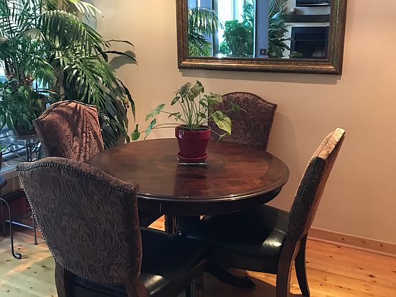 4th image of 264 Eagle Dr #104