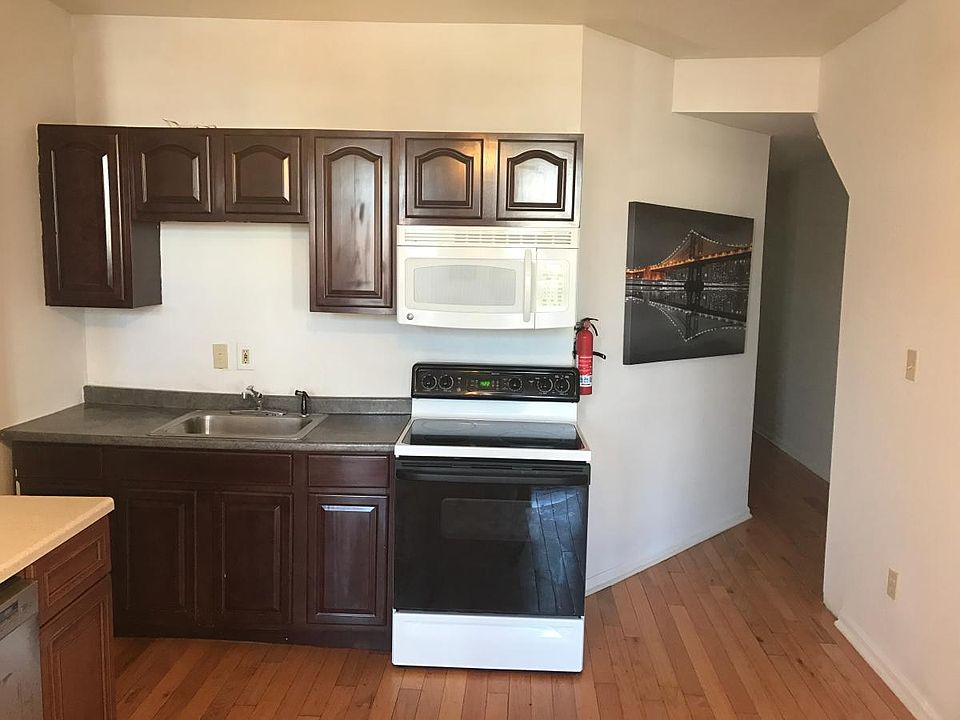1st image of 1422 N Willington St #1
