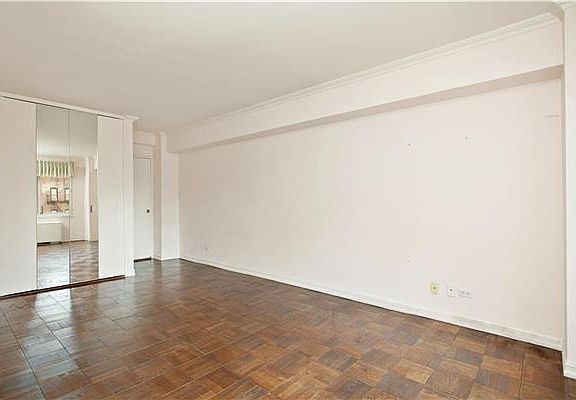 2nd image of 200 E 78th St APT 6-A