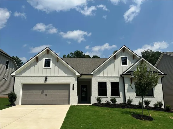 266 Wingate Dr, Winder, GA 30680