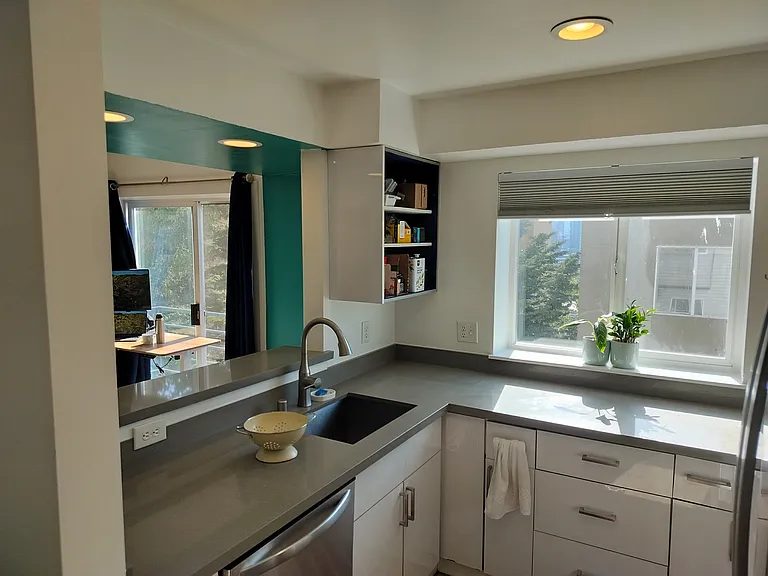 712 E Denny Way #502 — Photo 9