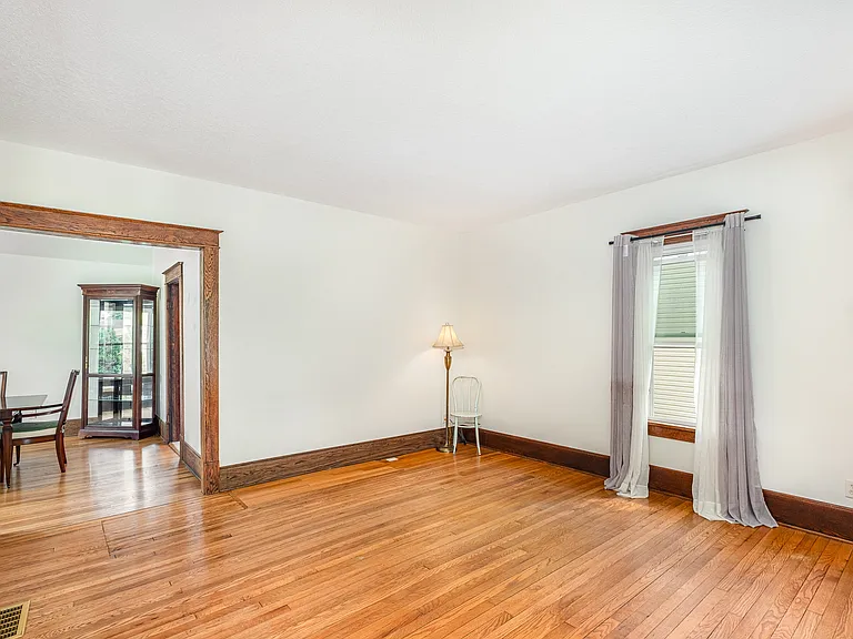 601 E Gambier St — Photo 8