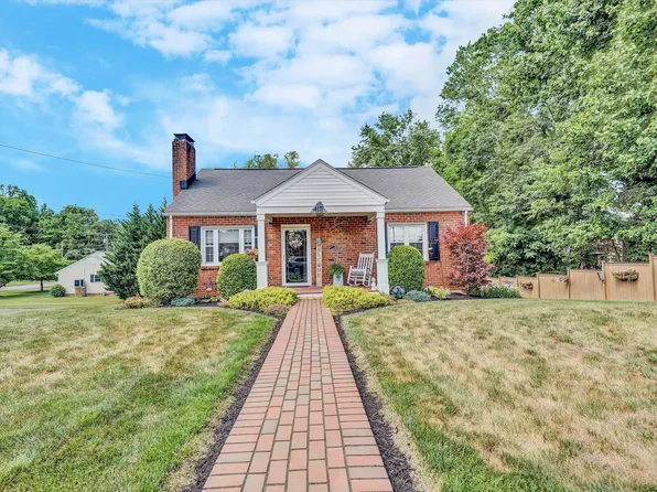410 Parkdale Dr, Salem, VA 24153