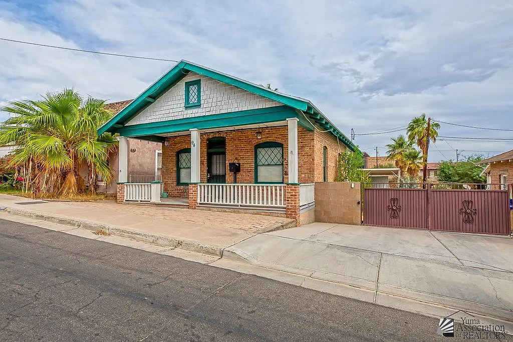 2 bed, 1.0 bath, 1057 sqft, $1,400 — Photo 2