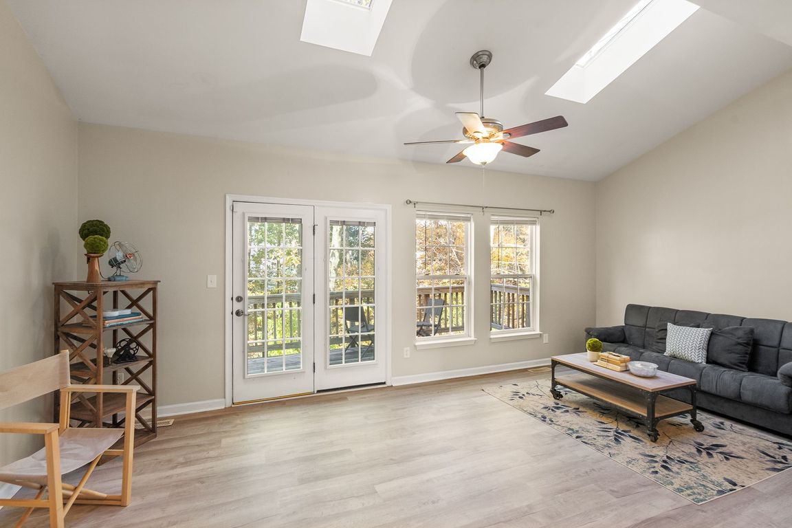 next background image