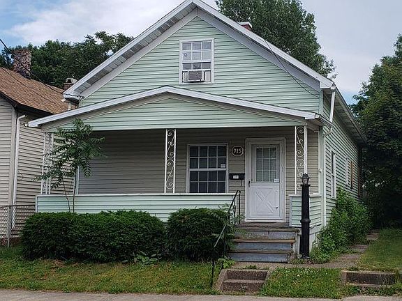 2nd image of 715 E 22nd St