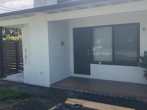 4th image of 824 NE 4th St