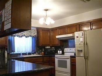 2nd image of 1047 Treasure Ln