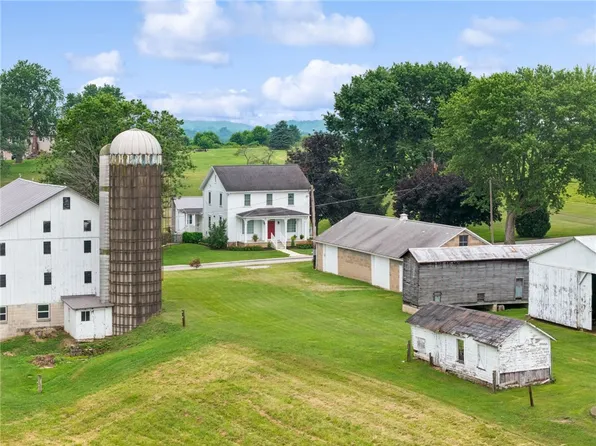 111 Baker Rd, Mount Pleasant, PA 15666