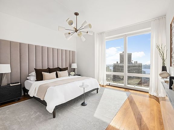 4th image of 25 Columbus Cir #57F
