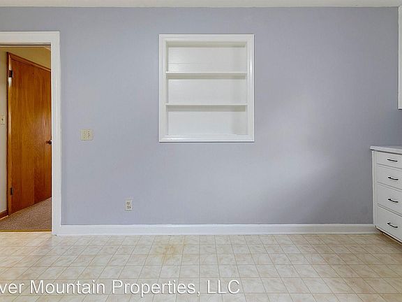 4th image of 260 Economy St #203