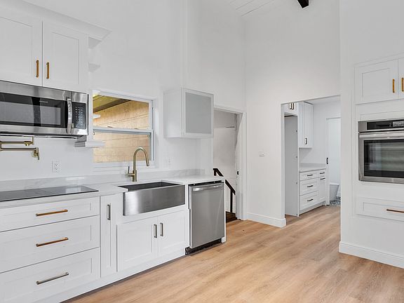 5th image of 504 Park Pl