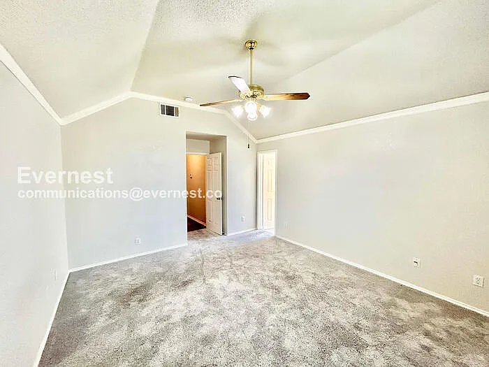1608 Willow Crk — Photo 13
