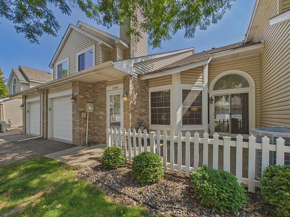1st image of 1744 Maple Ct