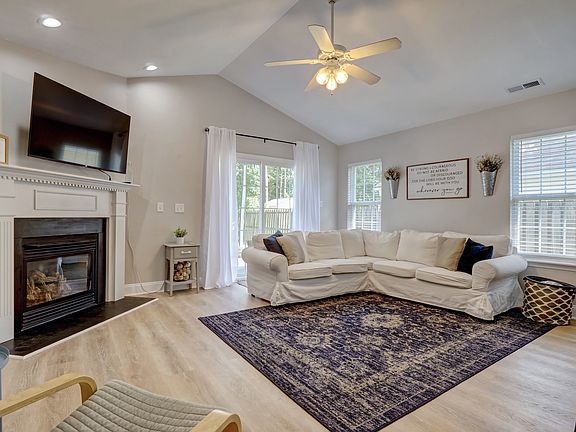5th image of 136 Red Bird Ln