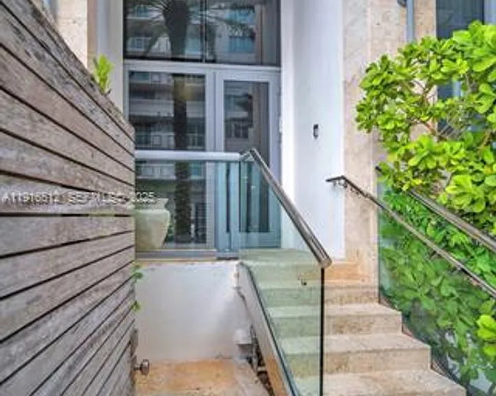 9501 Collins Ave #Townhouse 1 — Photo 12