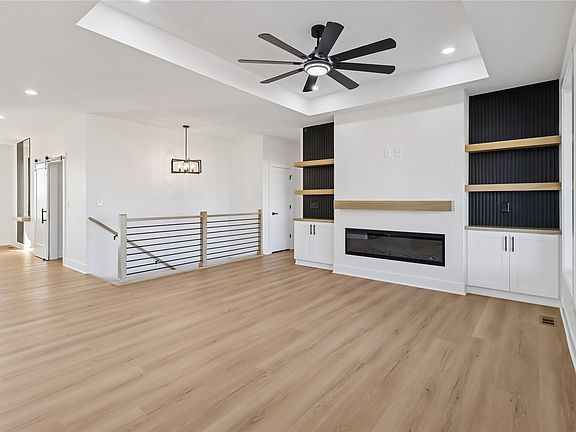 5th image of 17323 Brookview Dr