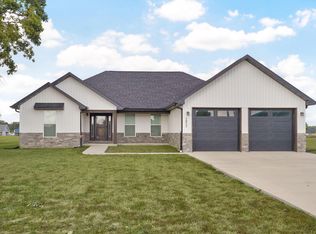 1053 W Thoroughfare St, Seymour, MO 65746