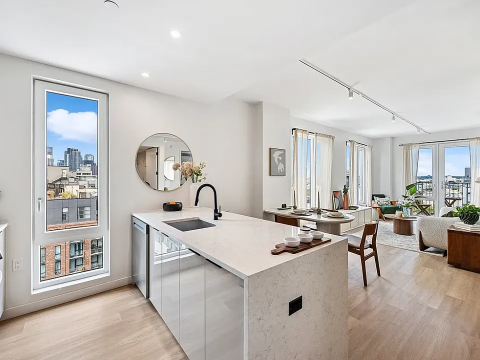 16 West St #W803