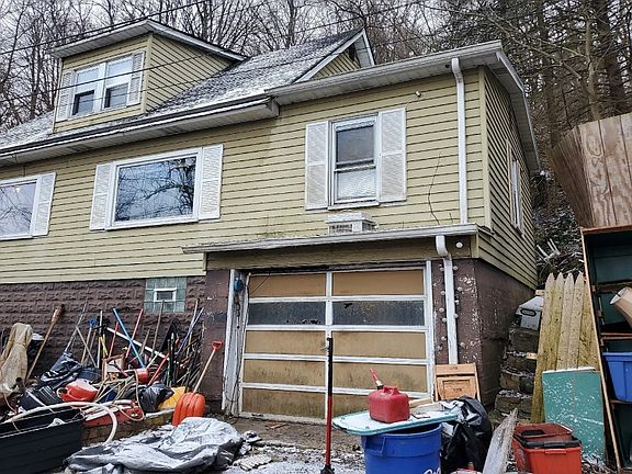 2nd image of 330 Wood St