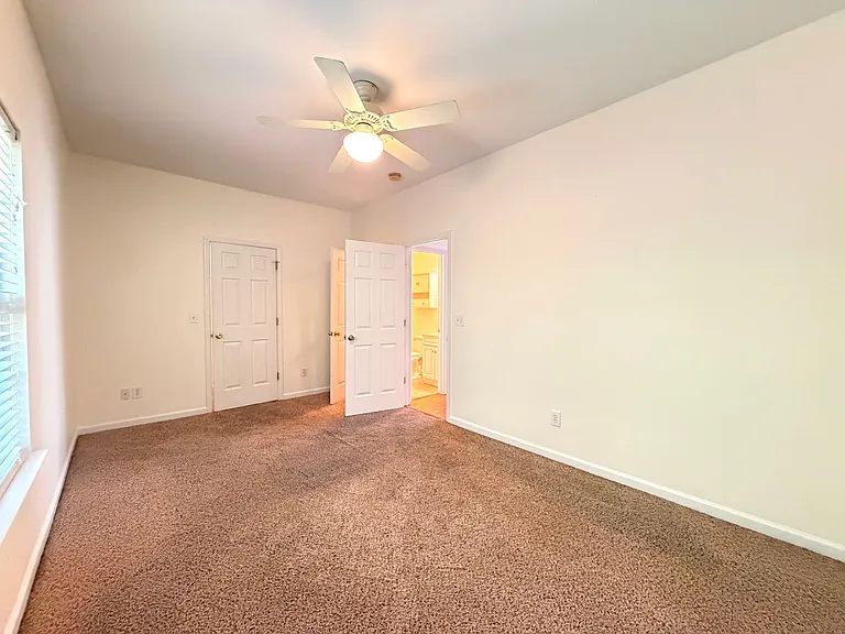 4105 Perrine St — Photo 9