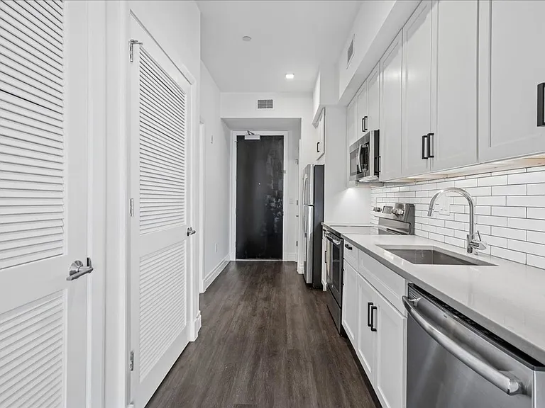 3225 Georgia Ave NW — Photo 3