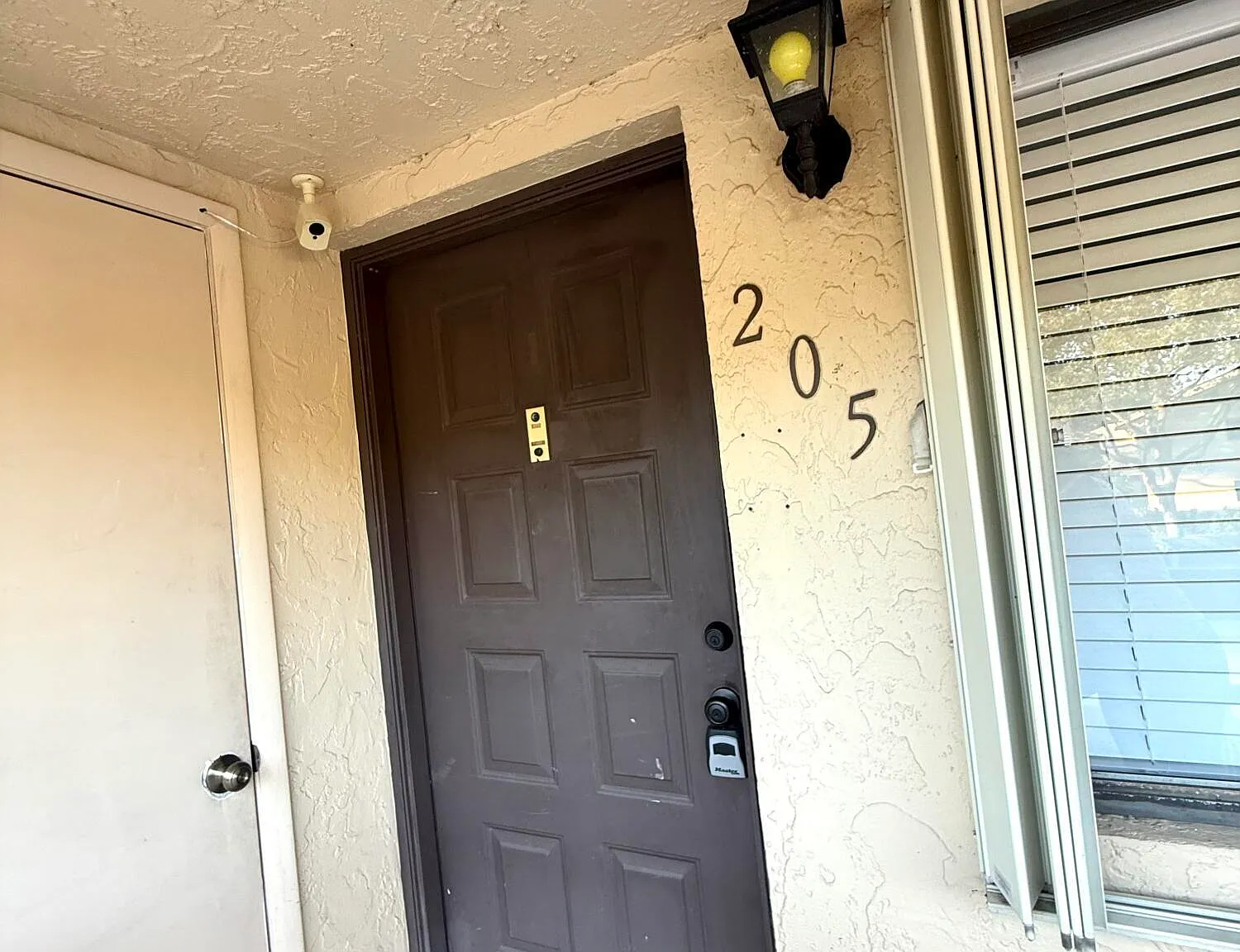 2 bed, 2.0 bath, 950 sqft, $2,300 — Photo 3