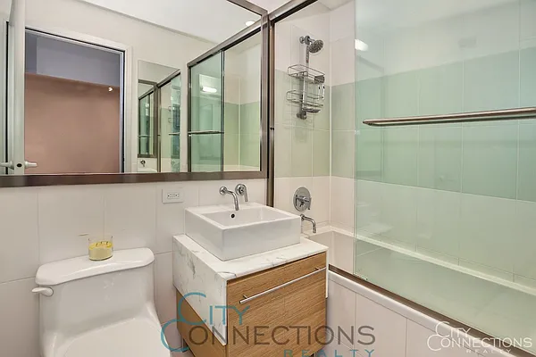 Rented by City Connections Realty | media 3