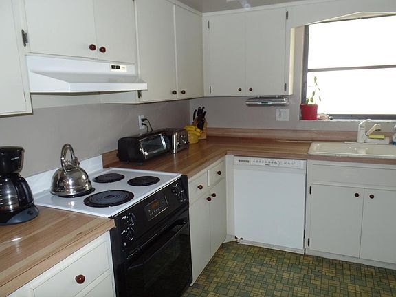 5th image of 79 17th Ave S
