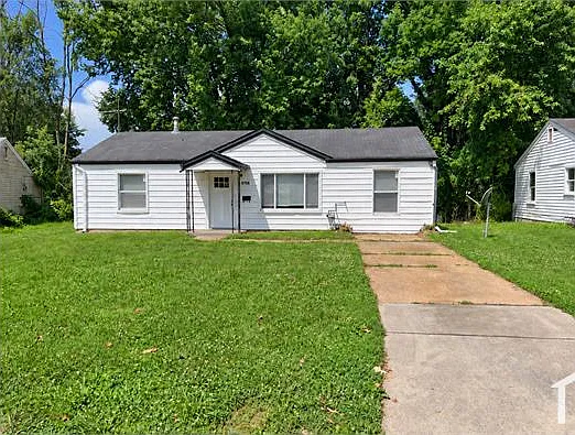3 bed, 1055 sqft, $1,300 — Photo 1