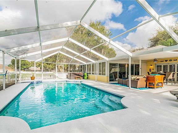 2nd image of 2139 Tioga Dr