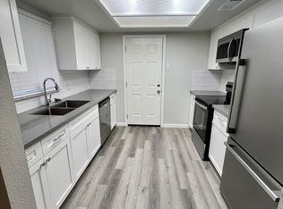 1304 Pierce Dr APT E, Clovis, CA 93612