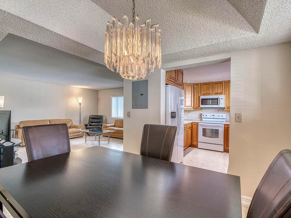 15108 Ashland Dr #215