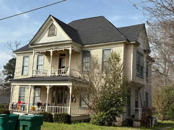 210 W Adams St, Kosciusko, MS 39090