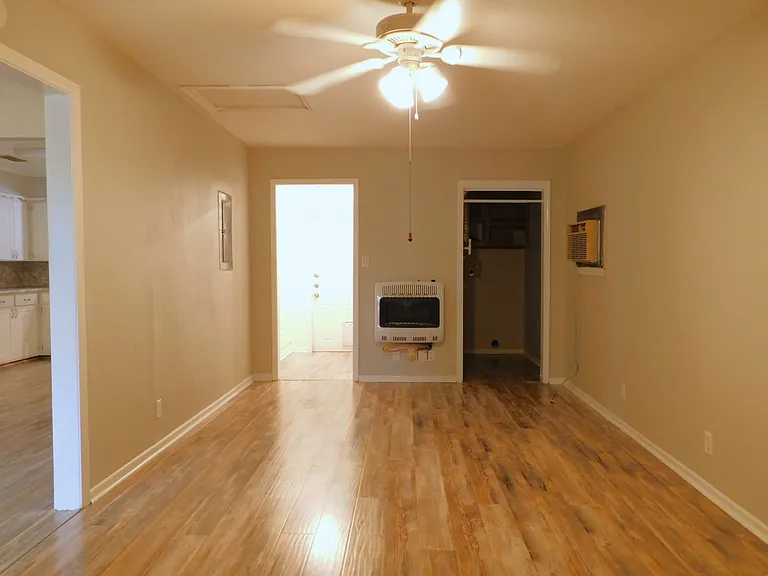 325 W Jones St — Photo 20