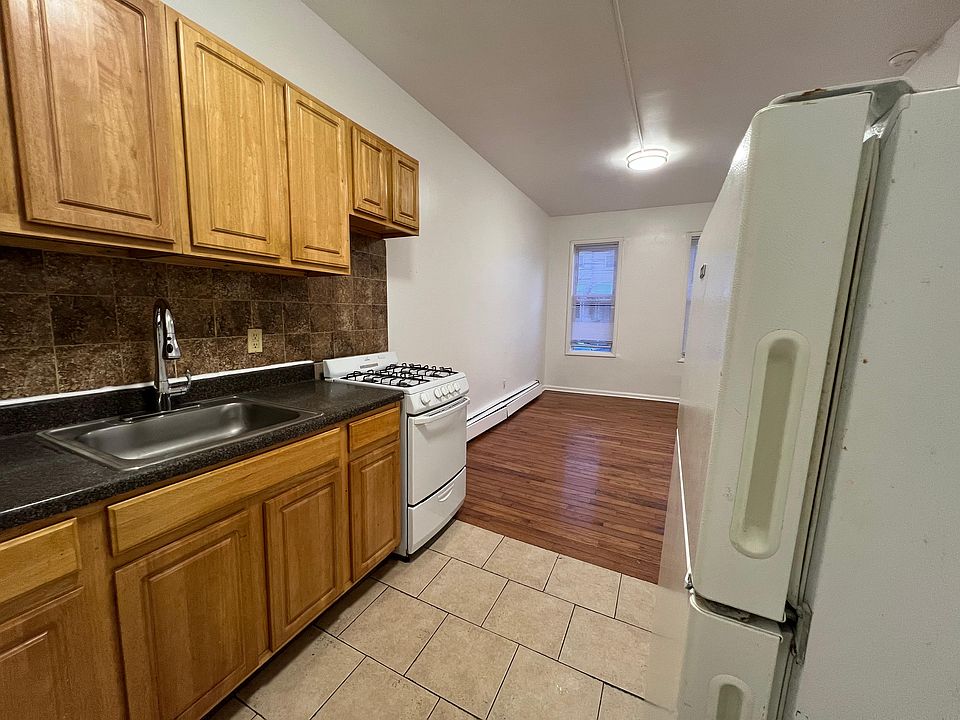 1st image of 186 South St #2E