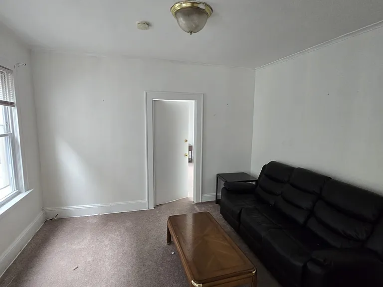 633 Maple Ave #1 — Photo 1