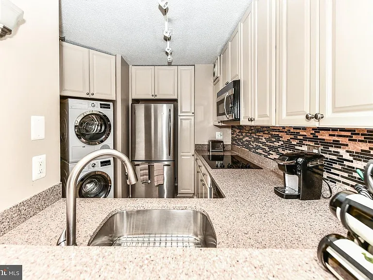 900 N Stafford St #1410 — Photo 15