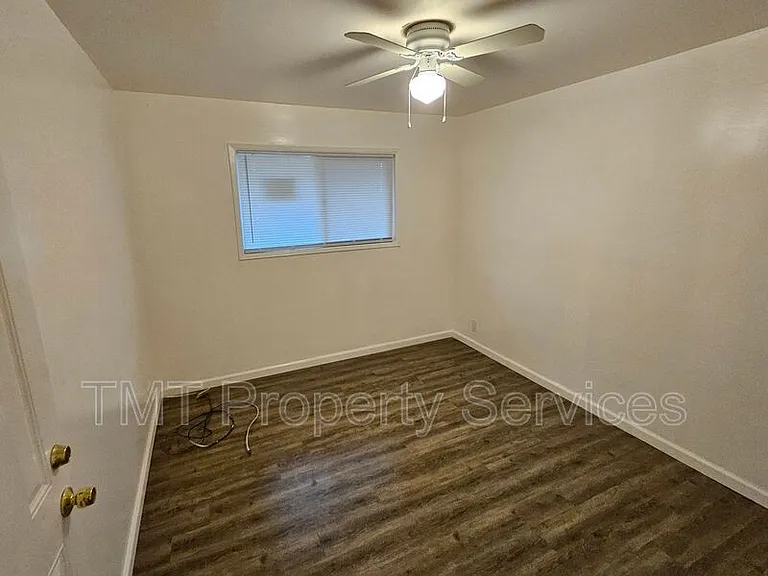 2619 W Acacia St #2 — Photo 8