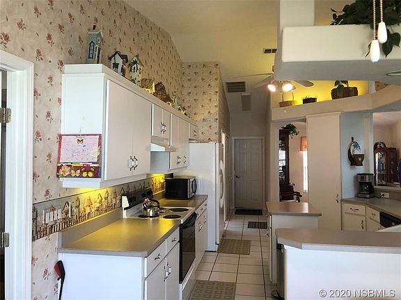 5th image of 3304 Queen Palm Dr
