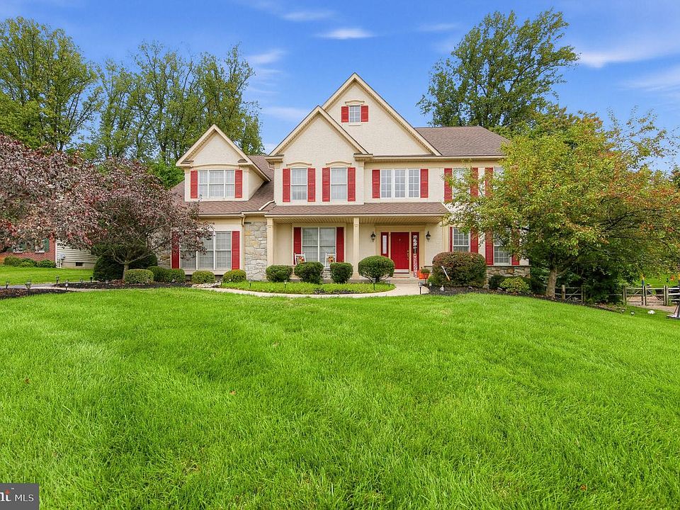 1st image of 2 Roosevelt Cir
