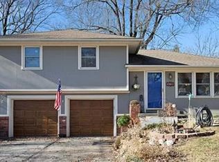 7020 Barkley St, Overland Park, KS 66204
