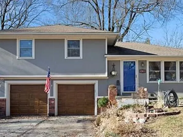7020 Barkley St, Overland Park, KS 66204