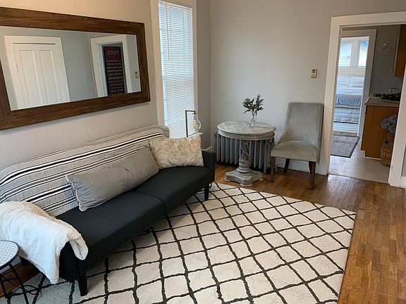 Family Room - looking west