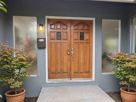 2nd image of 5880 Sun Valley Way