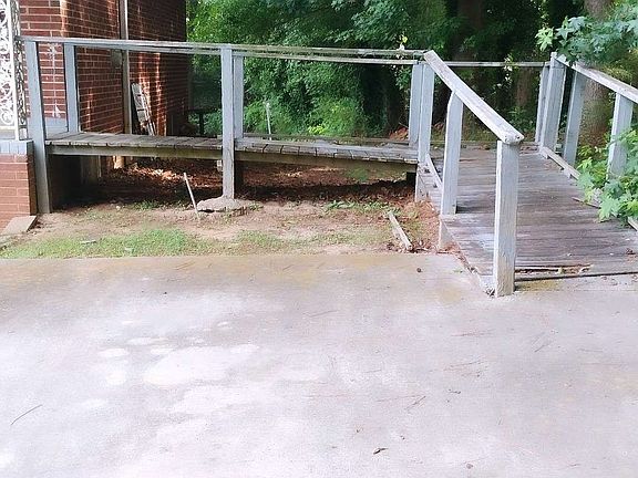 2nd image of 2641 Hedgewood Ln NW