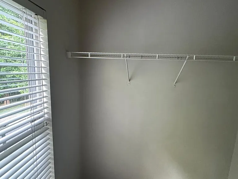 950 Redwood Dr — Photo 5