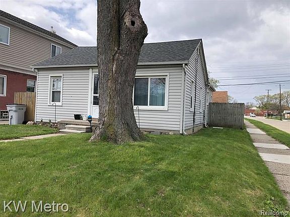 2nd image of 23465 Easterling Ave